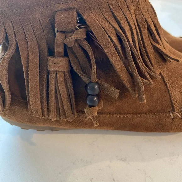 Minnetonka Moccasins - Picture 2 of 8